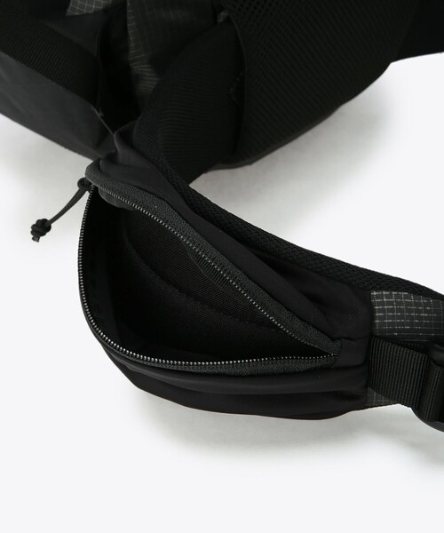 MOUNTAIN HARDWEAR(マウンテンハードウェアー)の「【Mountain Hardwear】マウンテンライト28(バックパック/リュック・メンズ・ブラック・FREE)」の16枚目の写真