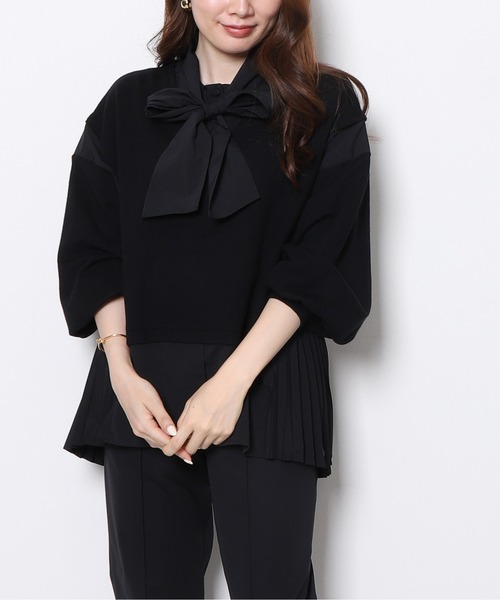 Re.Verofonna(ヴェロフォンナ)の「サイドプリーツボウタイプルオーバー(ニット/セーター・レディース・ブラック/パープル/ネイビー/グレイッシュベージュ・MEDIUM)」の2枚目の写真