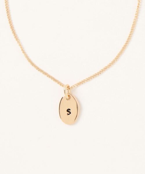 and it_(アンドイット)の「イニシャルGOLDネックレス(ネックレス・レディース・A/M/R/S/Y・FREE)」の4枚目の写真