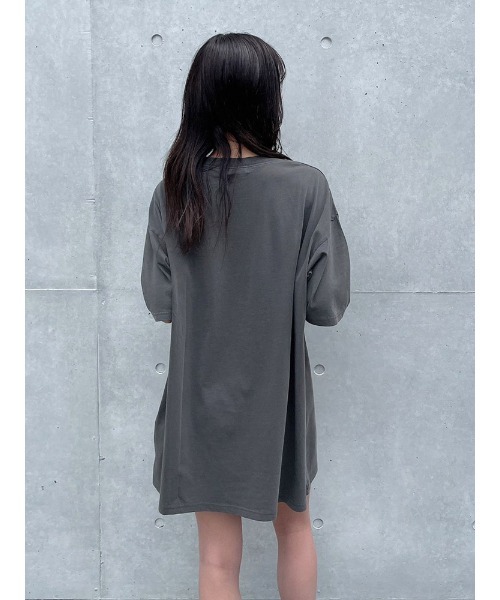 ENVYM（アンビー）の「ピグメントＢｉｇＴｅｅ（Tシャツ/カットソー・レディース・ホワイト/ブラック/ベージュ・FREE）」の13枚目の写真