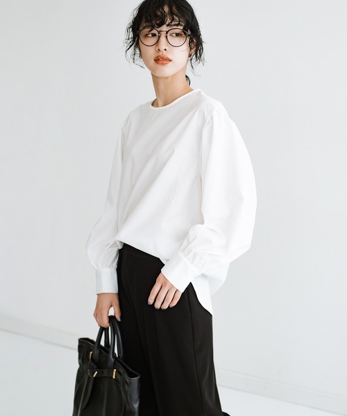 haco!（ハコ）の「脱！地味すぎコーデ！これさえあればいくつになっても華やげる　かわいすぎずにかわいいボリューム袖ブラウス by que made me（シャツ/ブラウス・レディース・ホワイト/グリーン・SMALL/MEDIUM/LARGE/X-LARGE）」の2枚目の写真