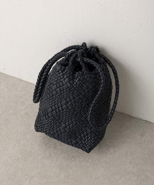 BEARDSLEY（ビアズリー）の「《FALORNI》巾着レザーバッグ（トートバッグ・レディース・ブラック・FREE）」の2枚目の写真