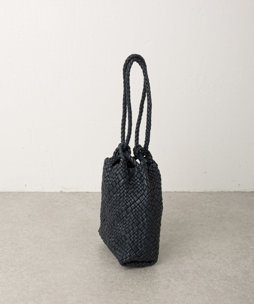 BEARDSLEY（ビアズリー）の「《FALORNI》巾着レザーバッグ（トートバッグ・レディース・ブラック・FREE）」の6枚目の写真