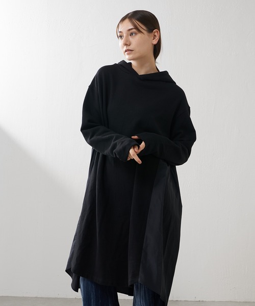 Lui's（ルイス）の「バックプリーツフーディープルオーバー（Tシャツ/カットソー・レディース・ブラック/グレー・FREE）」の4枚目の写真