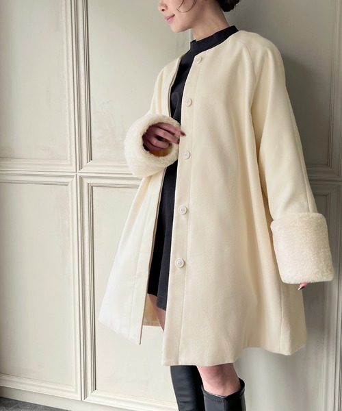 JUNOAH（ジュノア）の「袖口ファーノーカラーコート（ノーカラーコート・レディース・アイボリー/ブラック/ピンク系その他・MEDIUM/LARGE/X-LARGE）」の4枚目の写真