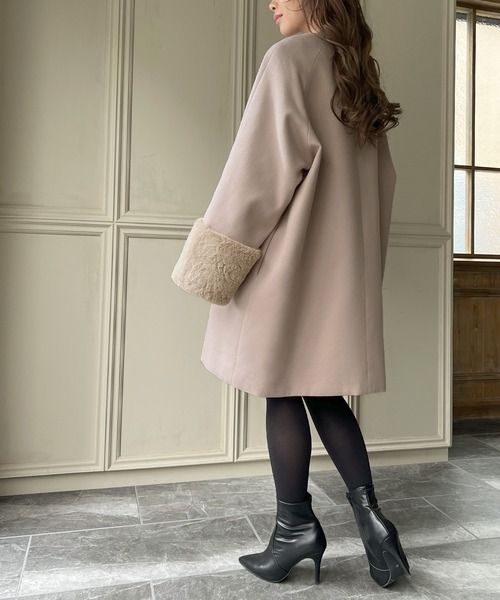 JUNOAH（ジュノア）の「袖口ファーノーカラーコート（ノーカラーコート・レディース・アイボリー/ブラック/ピンク系その他・MEDIUM/LARGE/X-LARGE）」の13枚目の写真