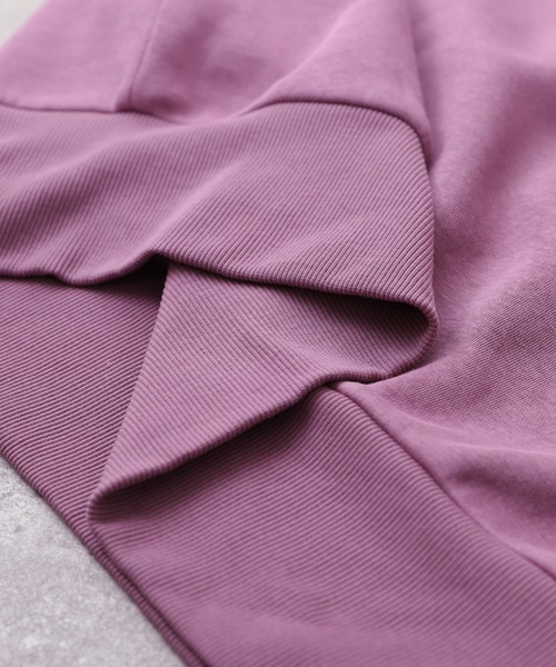 reca(レカ)の「オーバーサイズバッグプリント裏起毛スウェット(スウェット・レディース・ベージュ/パープル/チャコールグレー・FREE)」の13枚目の写真