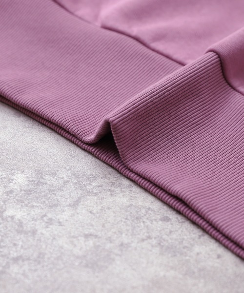 reca(レカ)の「オーバーサイズバッグプリント裏起毛スウェット(スウェット・レディース・ベージュ/パープル/チャコールグレー・FREE)」の14枚目の写真