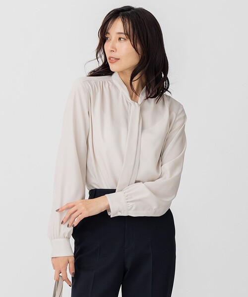美品 22AW 23区 ニジュウサンク キュアセルツイル ボウタイ ブラウス 長袖 シャツ 大きいサイズ 44 アイボリー レディース 古着 中古 美品 22AW 23区 ニジュウサンク キュアセルツイル ボウタイ