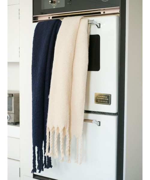 Lugnoncure（ルノンキュール）の「無地ブークレストール（ストール/ショール・レディース・イエロー/ネイビー/オフホワイト・ﾌﾘ-）」の6枚目の写真