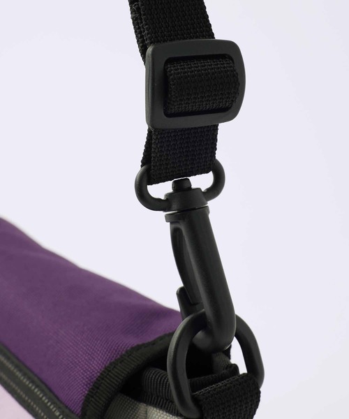 X-girl(エックスガール)の「FLAP POCKET MINI SHOULDER BAG(ショルダーバッグ・レディース・ブラック/マルチ・ONE SIZE)」の9枚目の写真