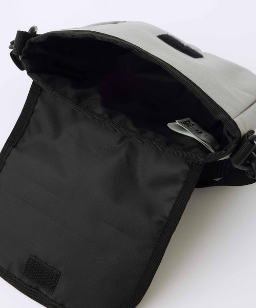 X-girl(エックスガール)の「FLAP POCKET MINI SHOULDER BAG(ショルダーバッグ・レディース・ブラック/マルチ・ONE SIZE)」の14枚目の写真