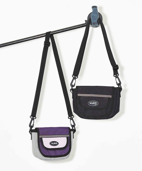 X-girl(エックスガール)の「FLAP POCKET MINI SHOULDER BAG(ショルダーバッグ・レディース・ブラック/マルチ・ONE SIZE)」の15枚目の写真