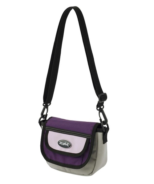 X-girl(エックスガール)の「FLAP POCKET MINI SHOULDER BAG(ショルダーバッグ・レディース・ブラック/マルチ・ONE SIZE)」の3枚目の写真