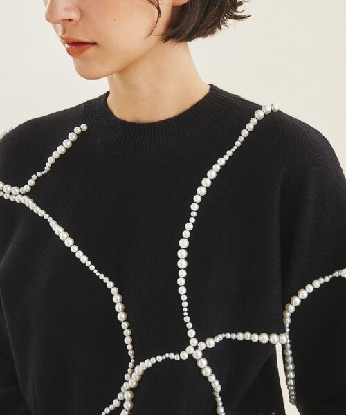GRACE CONTINENTAL（グレースコンチネンタル）の「パールラインニットトップ（ニット/セーター・レディース・ホワイト/ブラック・36）」の21枚目の写真
