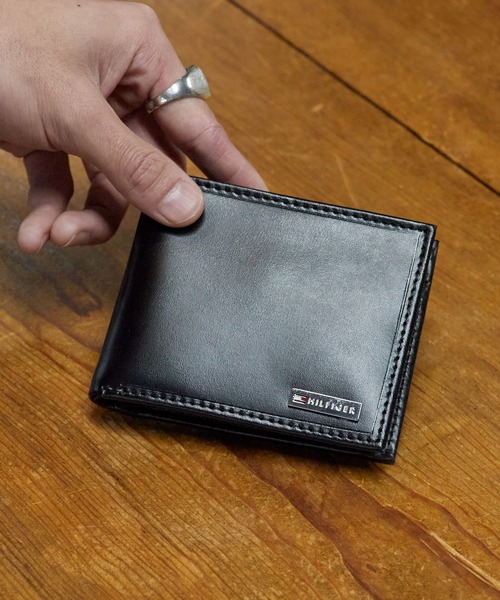 Tommy Hilfiger/トミーヒルフィガー プレートロゴデザイン 二つ折り