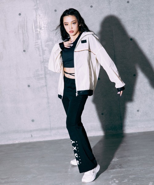 ROXY(ロキシー)の「SHUFFLE BEAT FLARE L/ロキシーフレアパンツ(その他パンツ・レディース・ブラック/ブラック系その他・SMALL/MEDIUM/LARGE)」の11枚目の写真