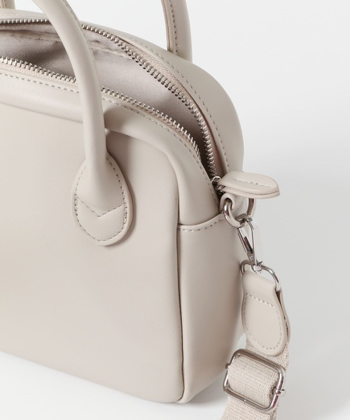 URBAN RESEARCH DOORS(アーバンリサーチドアーズ)の「スクエアショルダーバッグ(ショルダーバッグ・レディース・ブラック/ライトベージュ・-)」の10枚目の写真