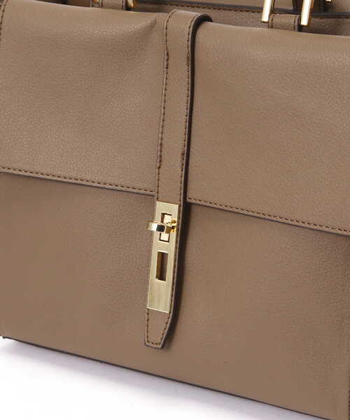 N.（N. Natural Beauty Basic）（エヌエヌナチュラルビューティーベーシック）の「ひねり金具ベルトデザイントートバッグ（トートバッグ・レディース・ブラック/ベージュ・ﾌﾘ-）」の7枚目の写真