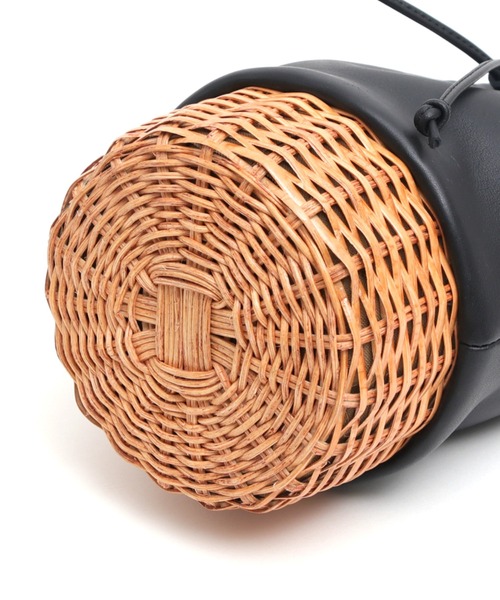 ikot（イコット）の「【ikot/イコット】[THE]シリーズ  ラタン&レザーバッグ IK22302（ショルダーバッグ・レディース・その他1・FREE）」の6枚目の写真