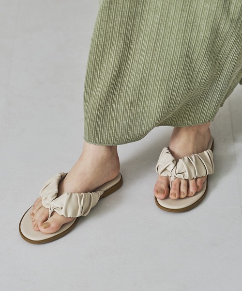 ■ギャザートングフラットサンダル/32213（サンダル）｜WA ORiental TRaffic（ダブルエーオリエンタルトラフィック）