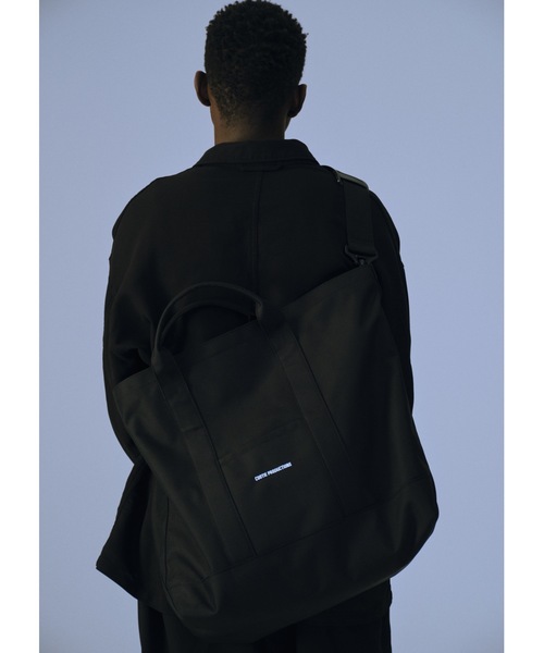 COOTIE PRODUCTIONS（クーティープロダクションズ）の「Standard Tote Bag - L（ショルダーバッグ・メンズ・ブラック・ONE SIZE）」の5枚目の写真