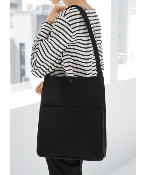 STYLE DELI(スタイルデリ)の「【サブBAG用】キャンバス地ポケットトートバッグ(ショルダーバッグ・レディース・ブラック/ナチュラル・FREE)」の2枚目の写真