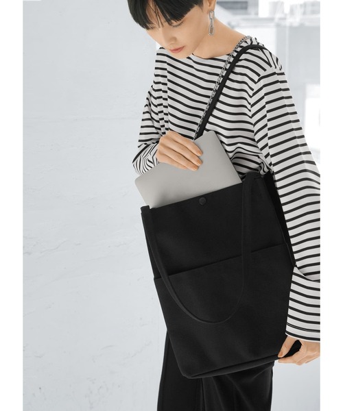 STYLE DELI(スタイルデリ)の「【サブBAG用】キャンバス地ポケットトートバッグ(ショルダーバッグ・レディース・ブラック/ナチュラル・FREE)」の17枚目の写真