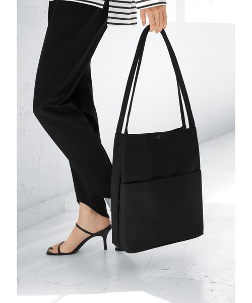 STYLE DELI(スタイルデリ)の「【サブBAG用】キャンバス地ポケットトートバッグ(ショルダーバッグ・レディース・ブラック/ナチュラル・FREE)」の11枚目の写真