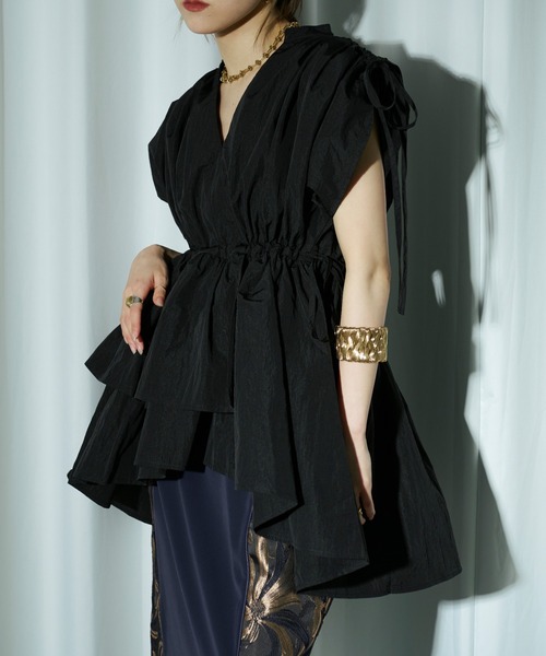 Ezick（エジック）の「Fairy taffeta シャーリングボリュームブラウス（シャツ/ブラウス・レディース・ブラック/ライトグレー/カーキブラウン・FREE）」の2枚目の写真