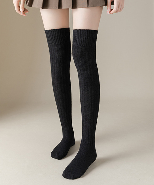 c.u.l（シーユーエル）の「シンプル無地 あったか ニーハイソックス cula694（ソックス/靴下・レディース・グレー/ブラウン/ブラック/アイボリー・FREE）」の15枚目の写真