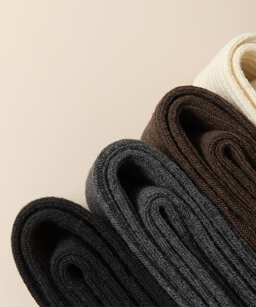 c.u.l（シーユーエル）の「シンプル無地 あったか ニーハイソックス cula694（ソックス/靴下・レディース・グレー/ブラウン/ブラック/アイボリー・FREE）」の20枚目の写真