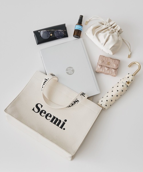 Seemi. byNICECLAUP（ シーミーバイナイスクラップ）の「Seemi.刺繍トートバッグ/ビッグA4サイズ（トートバッグ・レディース・ブラック/アイボリー/ホワイト系/ブルー/ピンク・FREE）」の2枚目の写真