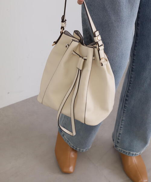 N.（N. Natural Beauty Basic）（エヌエヌナチュラルビューティーベーシック）の「◆巾着２ＷＡＹショルダーバッグ（ビジネスバッグ・レディース・グレイッシュベージュ/オフホワイト/ブラック・ﾌﾘ-）」の15枚目の写真