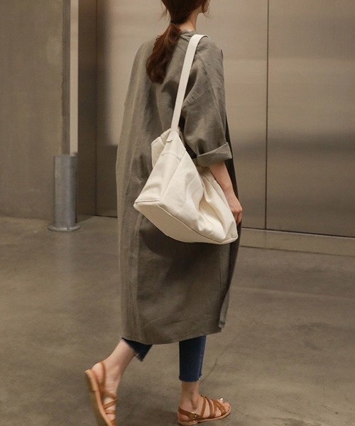 Silly(シリー)の「【ゆるっと素材で簡単春コーデ】フロントオープンロングシャツ(シャツ/ブラウス・レディース・カーキ/ブルー・SMALL/MEDIUM)」の6枚目の写真