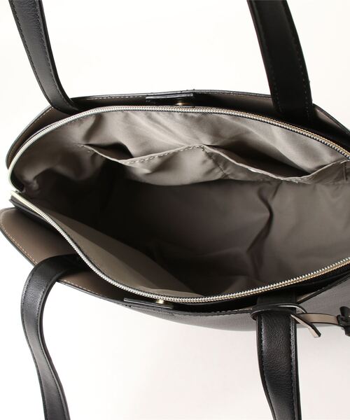 and it_（アンドイット）の「Legato Largo かるいかばんsoft A４トートバッグ（トートバッグ・レディース・ブルーグレー/グレイッシュベージュ/ブラック・FREE）」の6枚目の写真