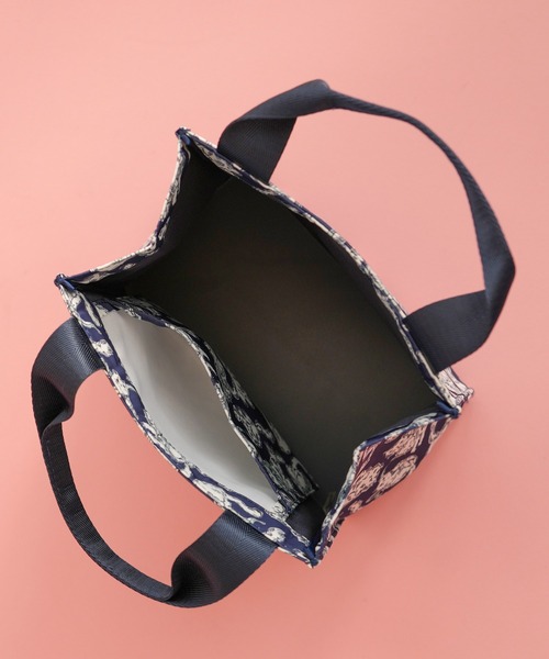PAUL & JOE ACCESSOIRES(ポールアンドジョーアクセソワ)の「【PAUL & JOE ACCESSOIRES /ポール アンド ジョー アクセソワ 】 ジプヌネリボン ランチトート(トートバッグ・レディース・ネイビー/ピンク・FREE)」の3枚目の写真