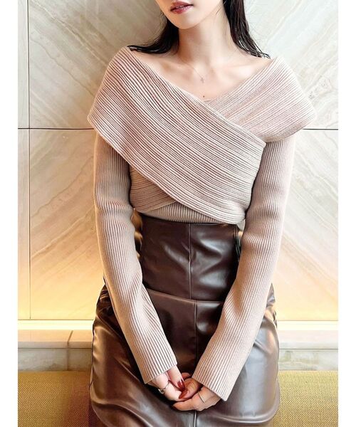 RESEXXY(リゼクシー)の「ランダムリブクロスニットトップス(ニット/セーター・レディース・ホワイト/ブラック/ブルー/ベージュ・FREE)」の4枚目の写真