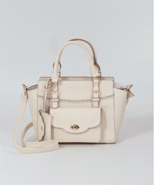 axes femme（アクシーズファム）の「パスケース付薔薇型押しバッグ（ショルダーバッグ・レディース・ピンク/キナリ/ブラック・FREE）」の10枚目の写真