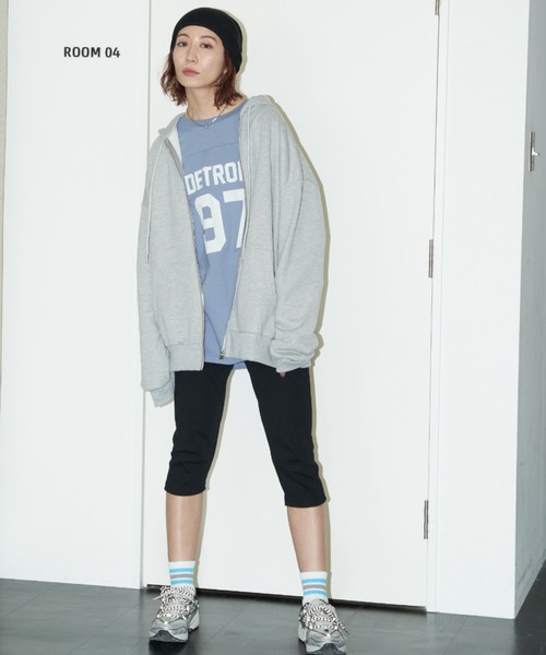 Auntie Rosa Holiday（アンティローザホリデー）の「裏毛オーバーサイズジップパーカー（パーカー・レディース・ブラック/ナチュラル/グレー・FREE）」の6枚目の写真