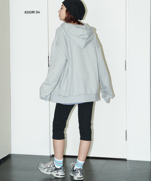 Auntie Rosa Holiday（アンティローザホリデー）の「裏毛オーバーサイズジップパーカー（パーカー・レディース・ブラック/ナチュラル/グレー・FREE）」の8枚目の写真