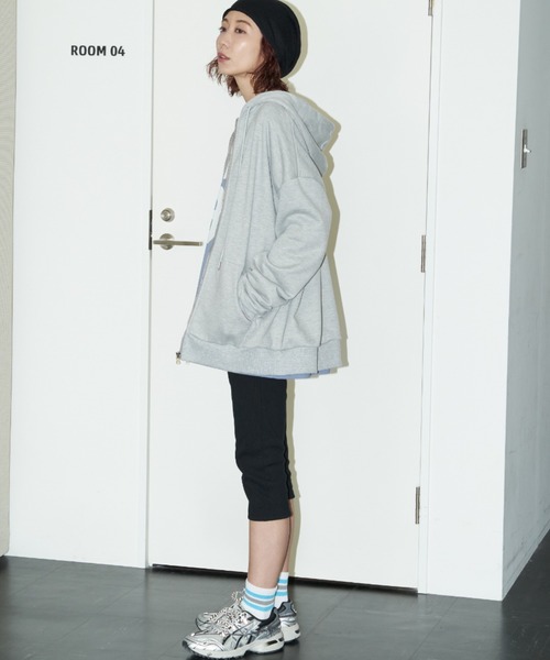 Auntie Rosa Holiday（アンティローザホリデー）の「裏毛オーバーサイズジップパーカー（パーカー・レディース・ブラック/ナチュラル/グレー・FREE）」の9枚目の写真