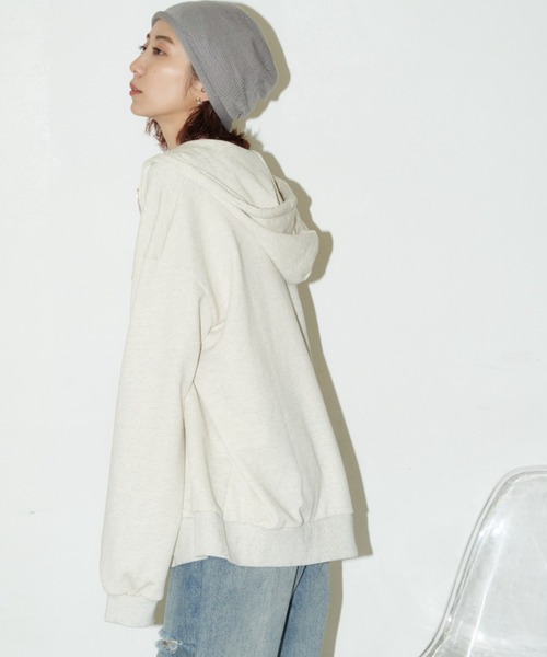 Auntie Rosa Holiday（アンティローザホリデー）の「裏毛オーバーサイズジップパーカー（パーカー・レディース・ブラック/ナチュラル/グレー・FREE）」の15枚目の写真