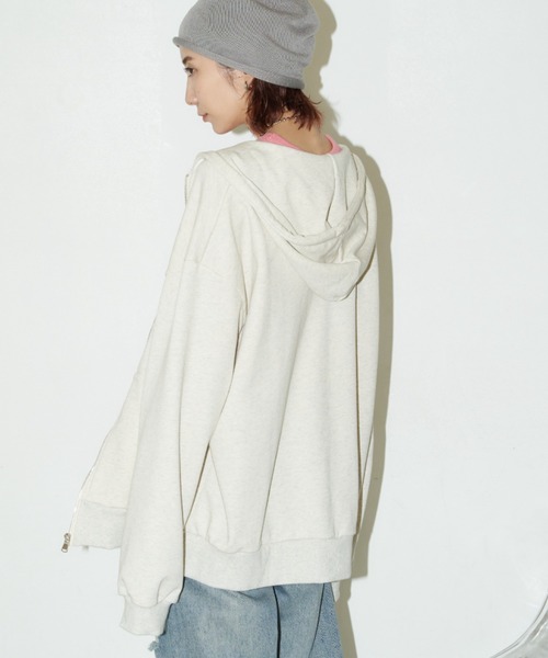 Auntie Rosa Holiday（アンティローザホリデー）の「裏毛オーバーサイズジップパーカー（パーカー・レディース・ブラック/ナチュラル/グレー・FREE）」の16枚目の写真