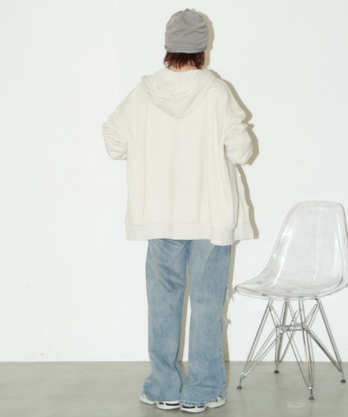 Auntie Rosa Holiday（アンティローザホリデー）の「裏毛オーバーサイズジップパーカー（パーカー・レディース・ブラック/ナチュラル/グレー・FREE）」の22枚目の写真