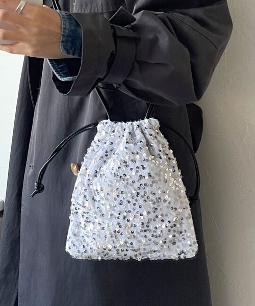 JETEE（ジュテ）の「【JETEE/ジュテ】チャームポーチ付スパンコール巾着バッグ（ショルダーバッグ・レディース・ホワイト/ピンク・FREE）」の5枚目の写真