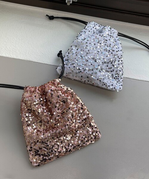 JETEE（ジュテ）の「【JETEE/ジュテ】チャームポーチ付スパンコール巾着バッグ（ショルダーバッグ・レディース・ホワイト/ピンク・FREE）」の3枚目の写真