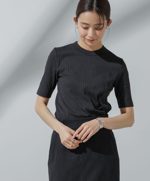 NANO universe（ナノユニバース）の「Anti Soaked(R) 汗染み防止 クルーネックリブTシャツ（Tシャツ/カットソー・レディース・アイボリー/ブラック/グレー系その他4/チャコール・M/S）」の2枚目の写真