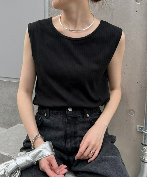 CIAOPANIC TYPY（チャオパニックティピー）の「2WAY配色タンクトップ（タンクトップ・レディース・ブラック/サックスブルー/グレー系その他/ブラウン系その他/チャコールグレー/ホワイト/ピンク/オレンジ/イエロー/ブラウン/グリーン/レッド系その他/カーキ/ブルー・ONE SIZE）」の2枚目の写真