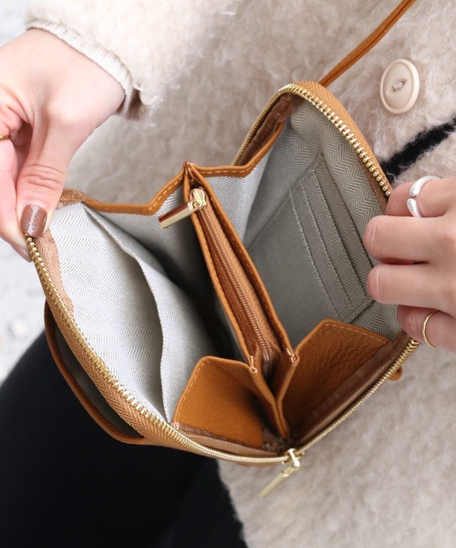 Mia Borsa（ミアボルサ）の「[Mia Borsa]本革レザースマホポーチ スマホショルダー（ショルダーバッグ・レディース・キャメル/ウッド/ブラック/アイボリー・FREE）」の9枚目の写真